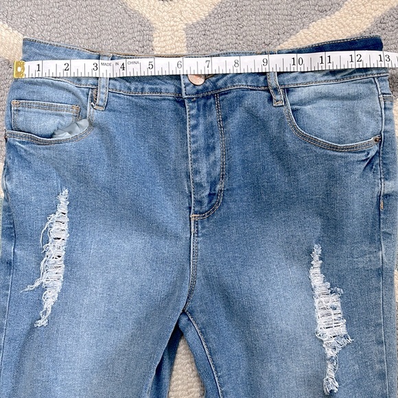 Forever 21 Girls Ripped Jeans, size 11/12 - Picture 8 of 9